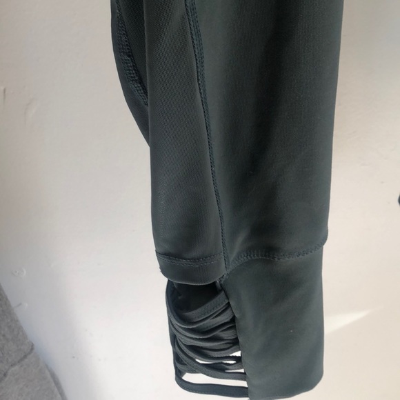 Olive green workout leggings - Picture 2 of 3